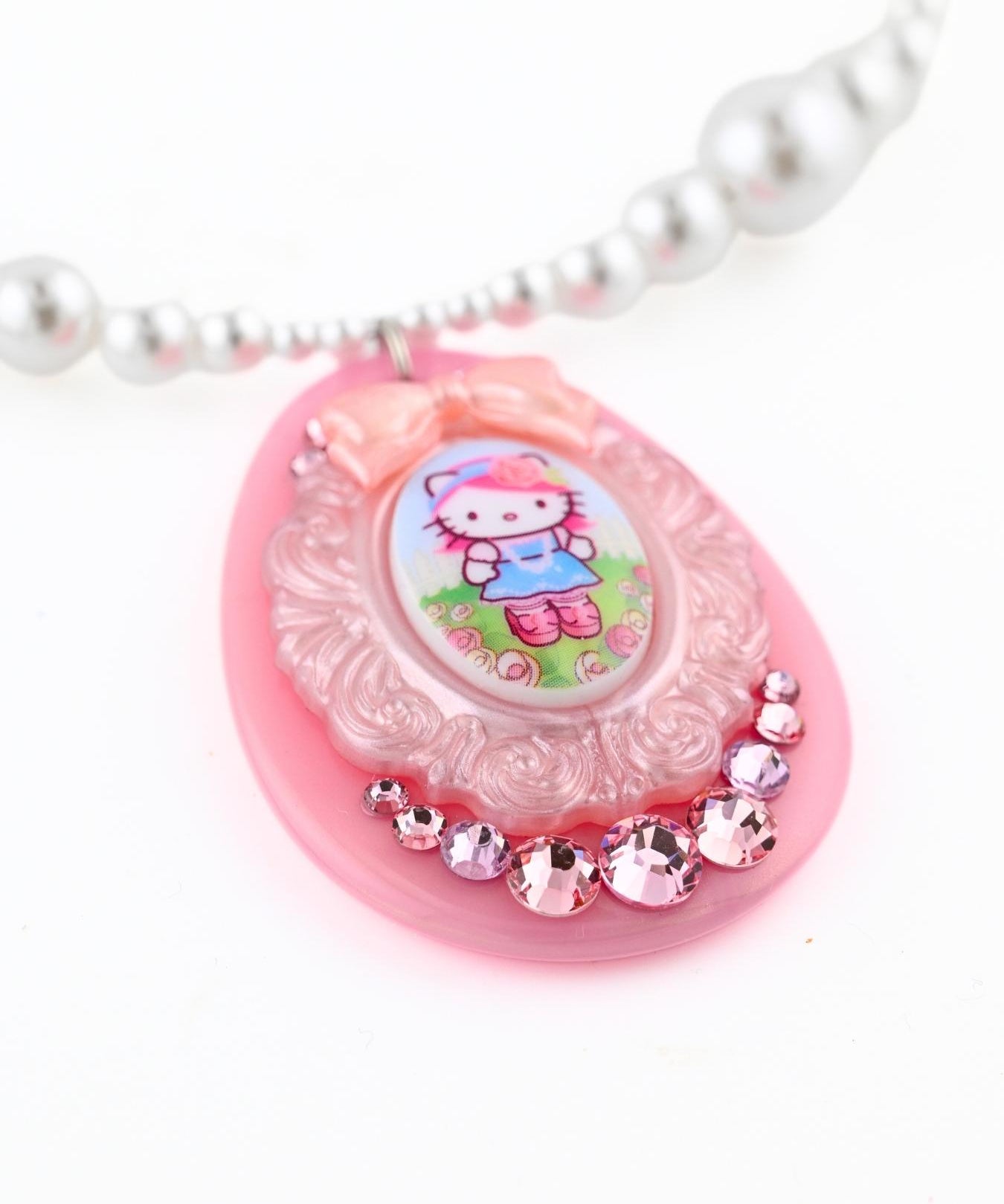 KITTY BAROQUE PEARL NECKLACE
