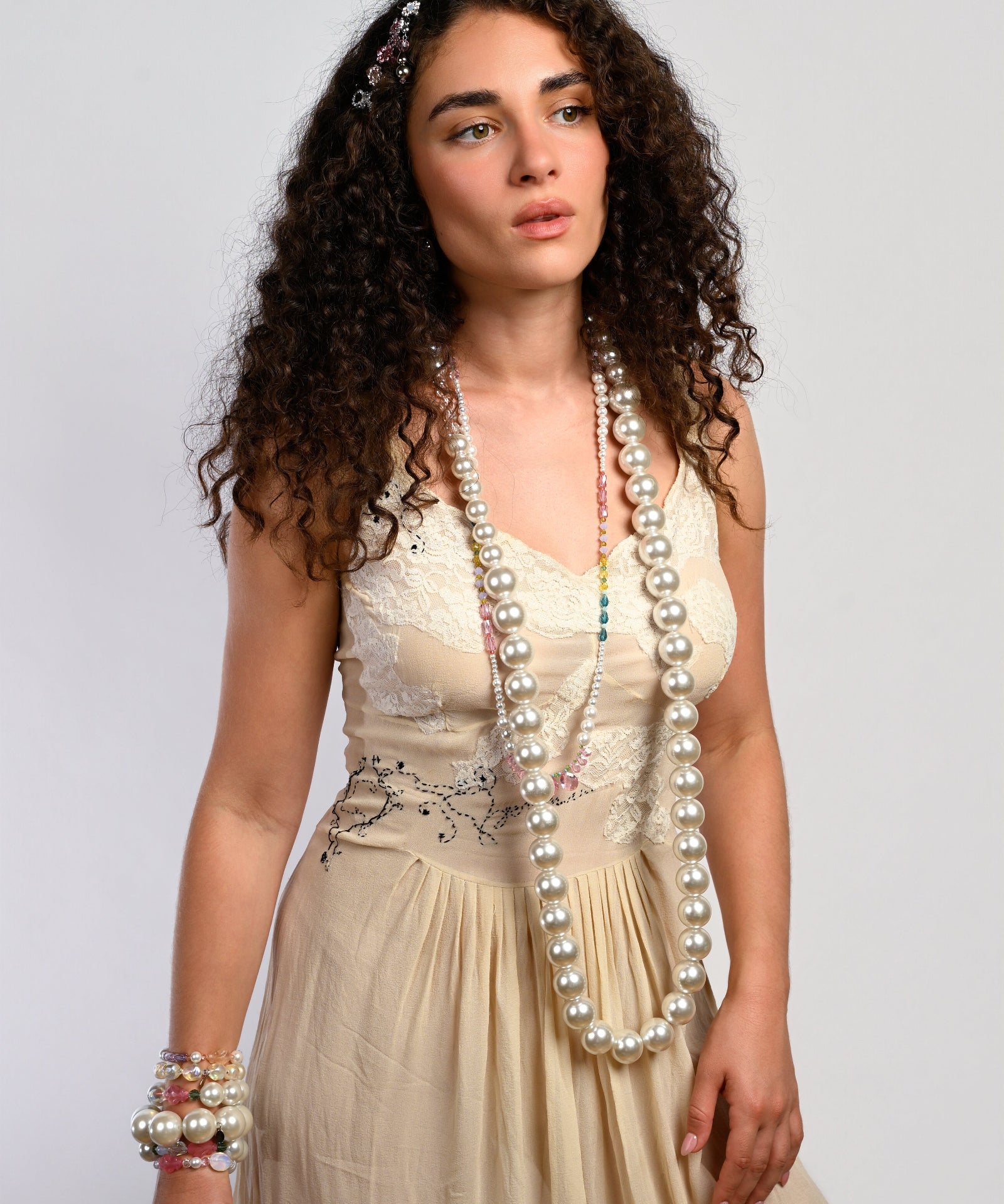 SHOWROOM PEARLS