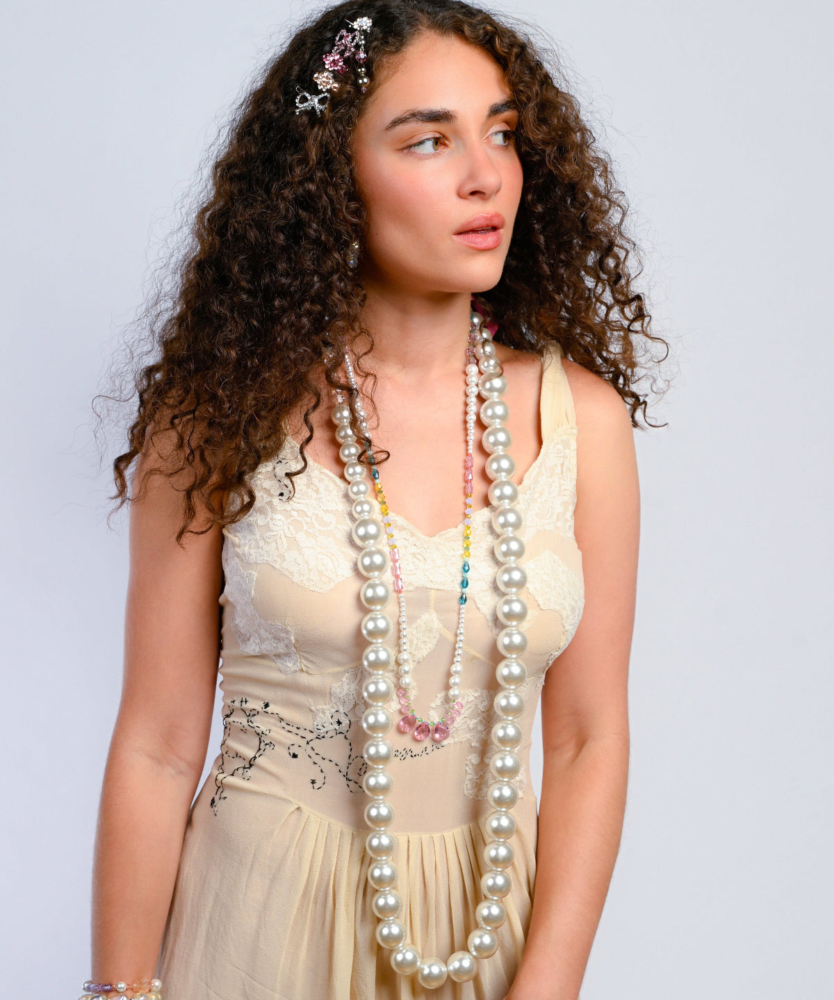 SHOWROOM PEARLS