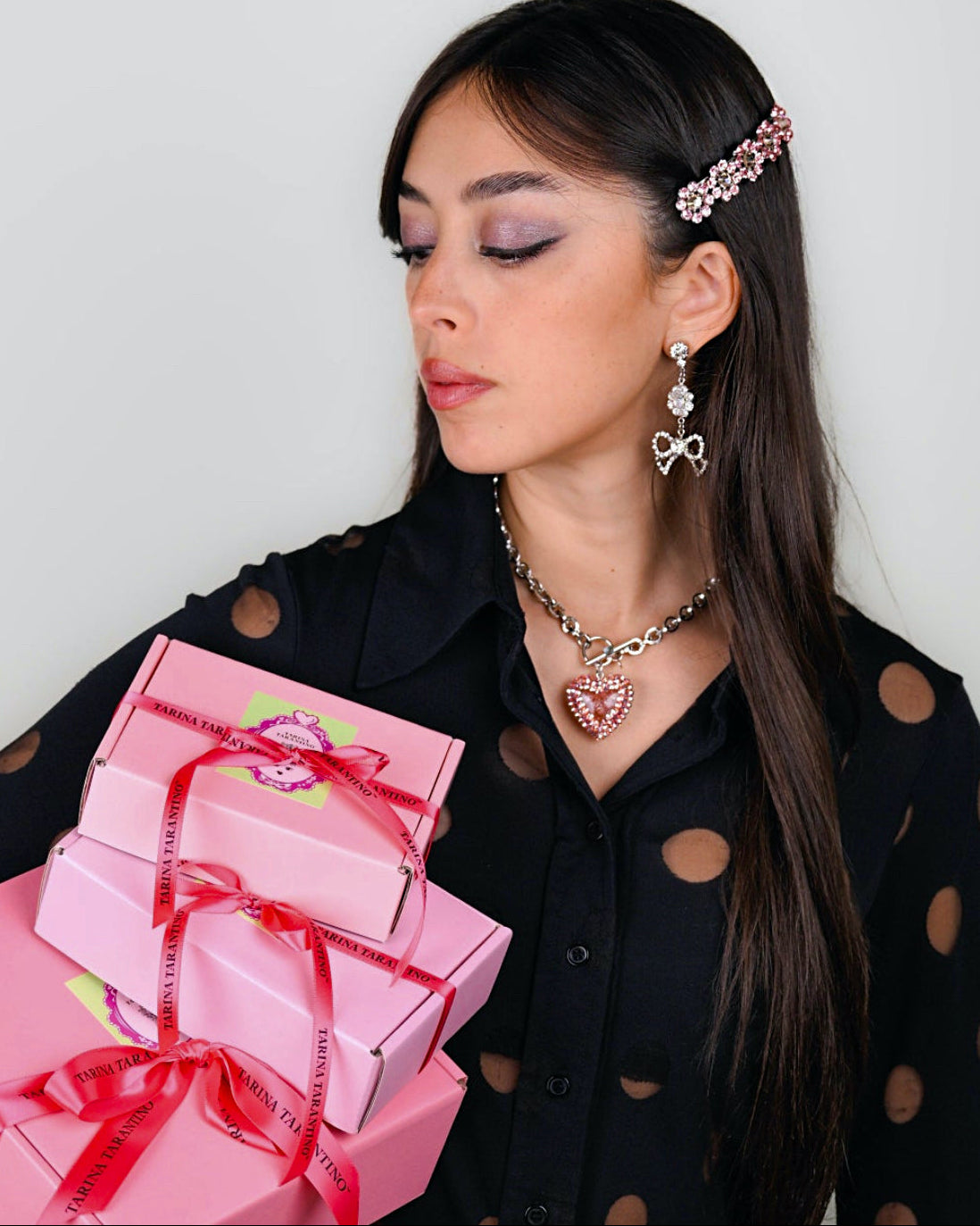GIFT GUIDE – TARINA TARANTINO