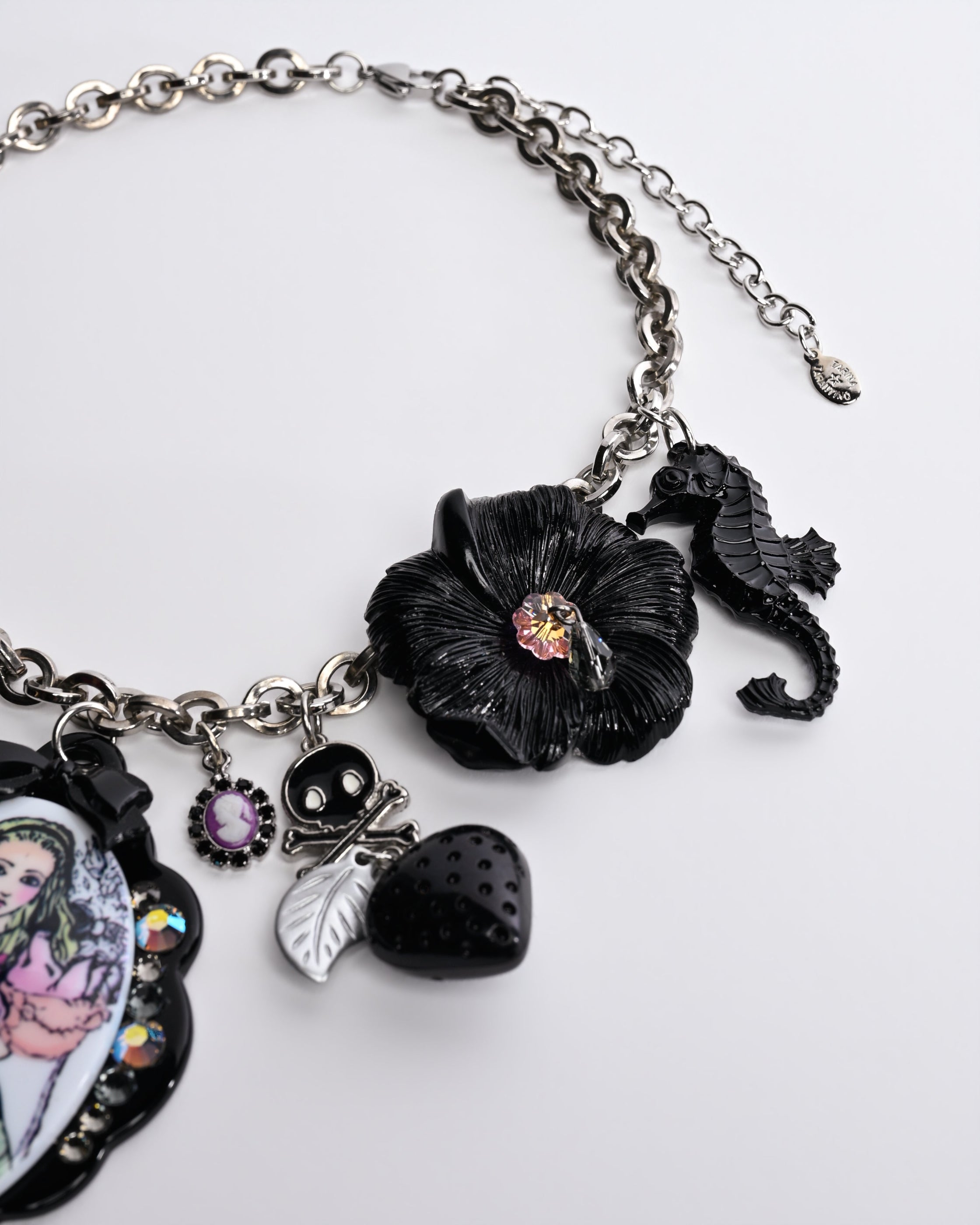 Gothic Alice Supercharm