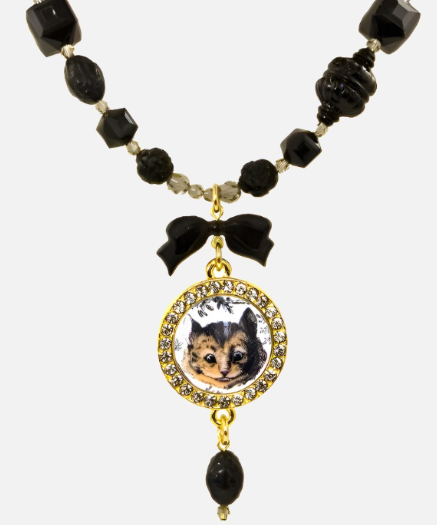 CHESHIRE PENDANT NECKLACE