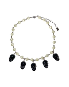 SKULL CHARM PEARL NECKLACE